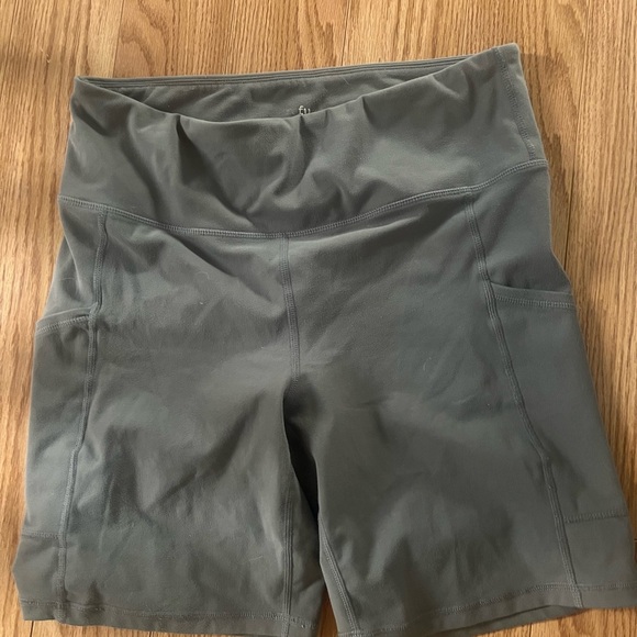 Refuge cycling shorts size L - Picture 1 of 2